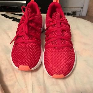 Women pink softfoam puma size 8 1/2